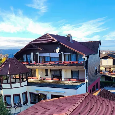 Zi19 Doppelzimmer Schoenblick Mit Balkon Бад-Херренальб